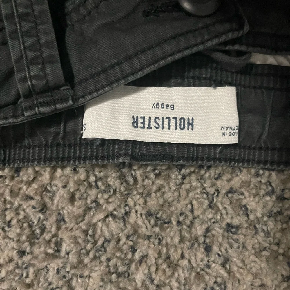 Men's Black Cargo Pants - Picture 2 of 3